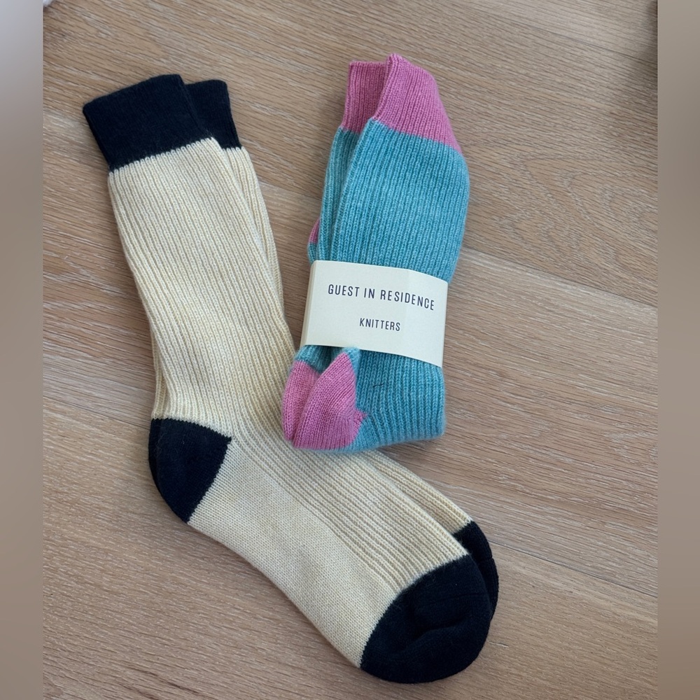 Guest In Residence cashmere socks